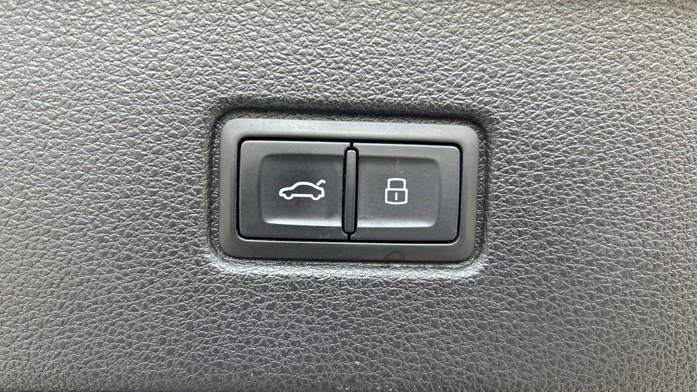 Used 2017 Audi Q7 3.0T Premium Plus w/ Premium Plus Package image 17