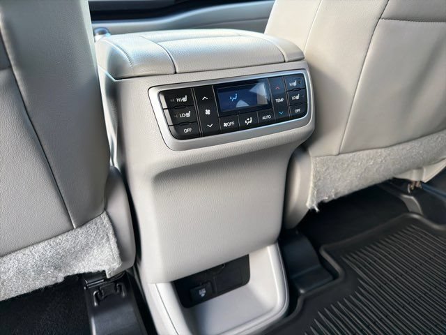 Used 2015 Toyota Highlander Limited Platinum AWD/4WD image 36