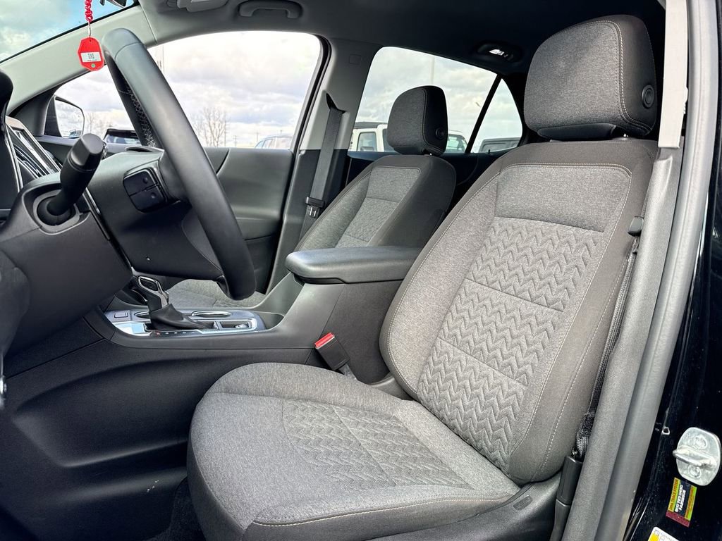 Used 2024 Chevrolet Equinox LT w/ LPO, Floor Liner Package FWD image 11