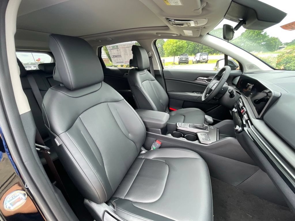 New 2026 Kia Sportage EX w/ EX Panorama Roof Package FWD image 32