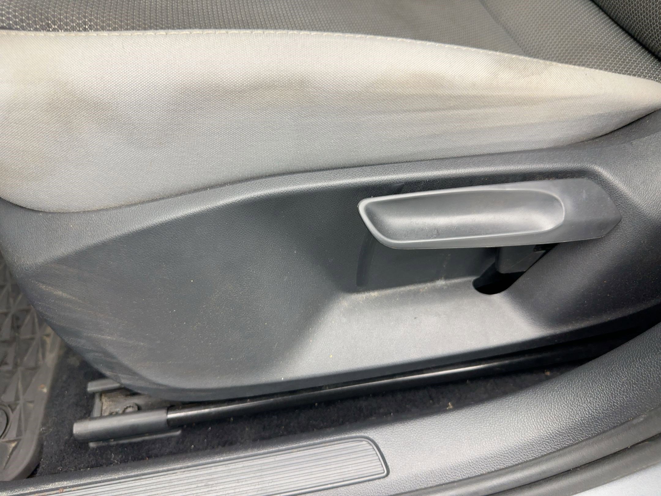 Used 2022 Volkswagen Taos S image 14