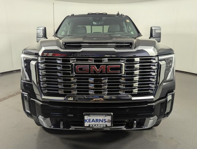 Used 2025 GMC Sierra 2500 Denali w/ Technology Package AWD/4WD image 3