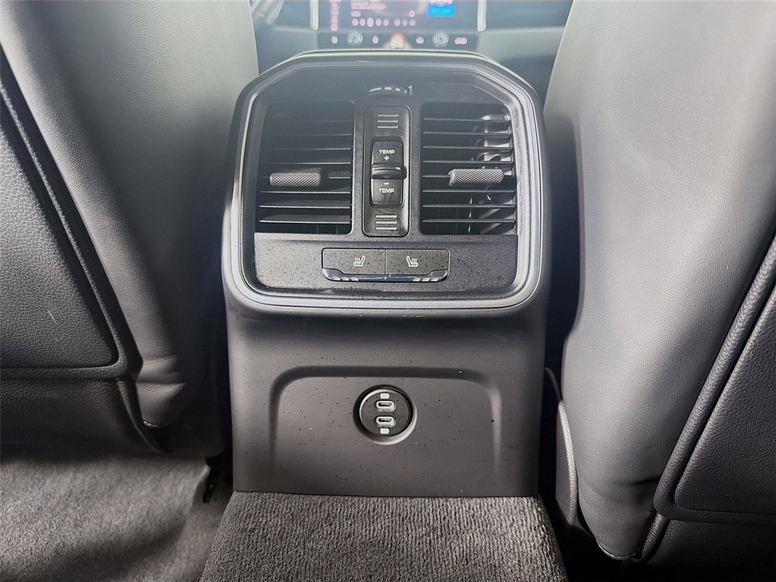 Certified 2023 Porsche Macan AWD/4WD image 21