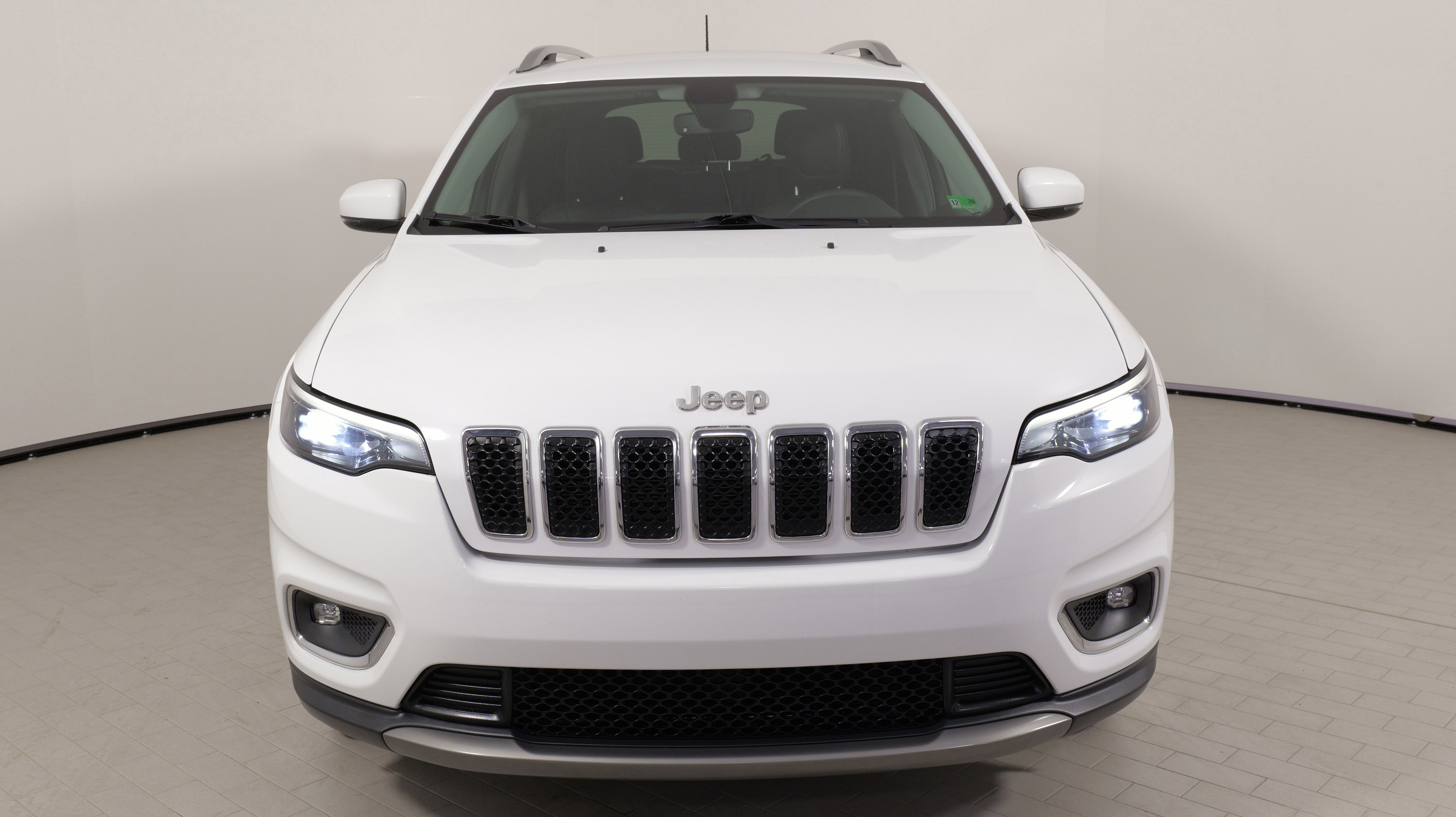 Used 2019 Jeep Cherokee Limited image 5