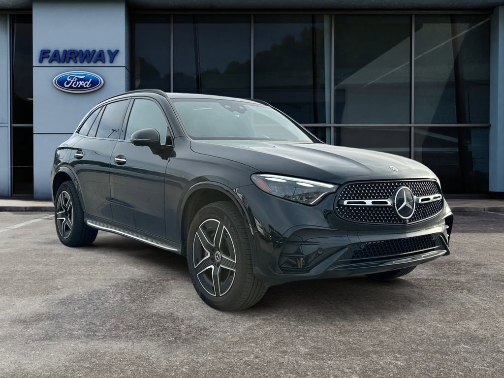 Used 2024 Mercedes-Benz GLC 300 image 3