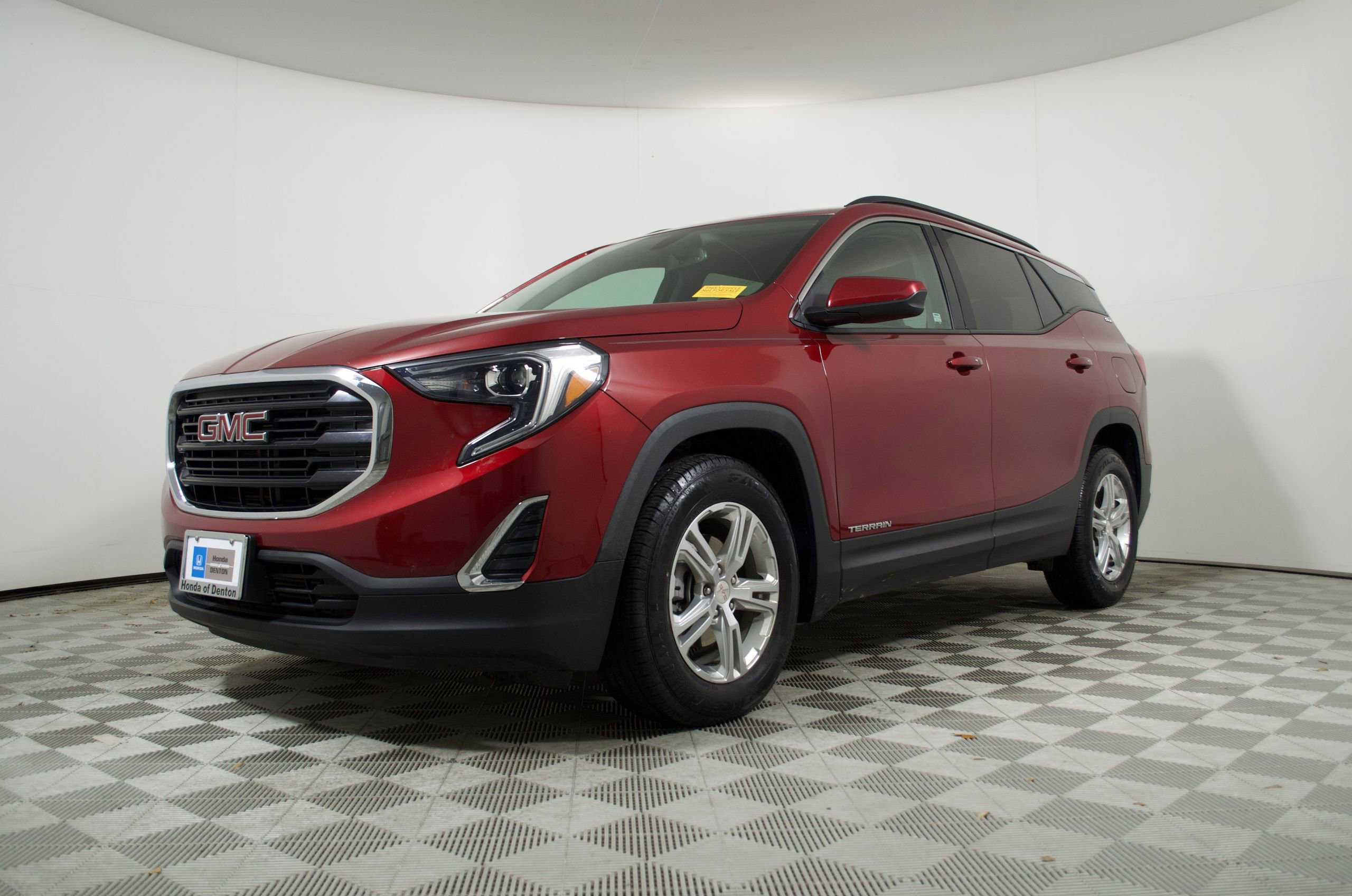 Used 2019 GMC Terrain SLE w/ Driver Convenience Package image 9