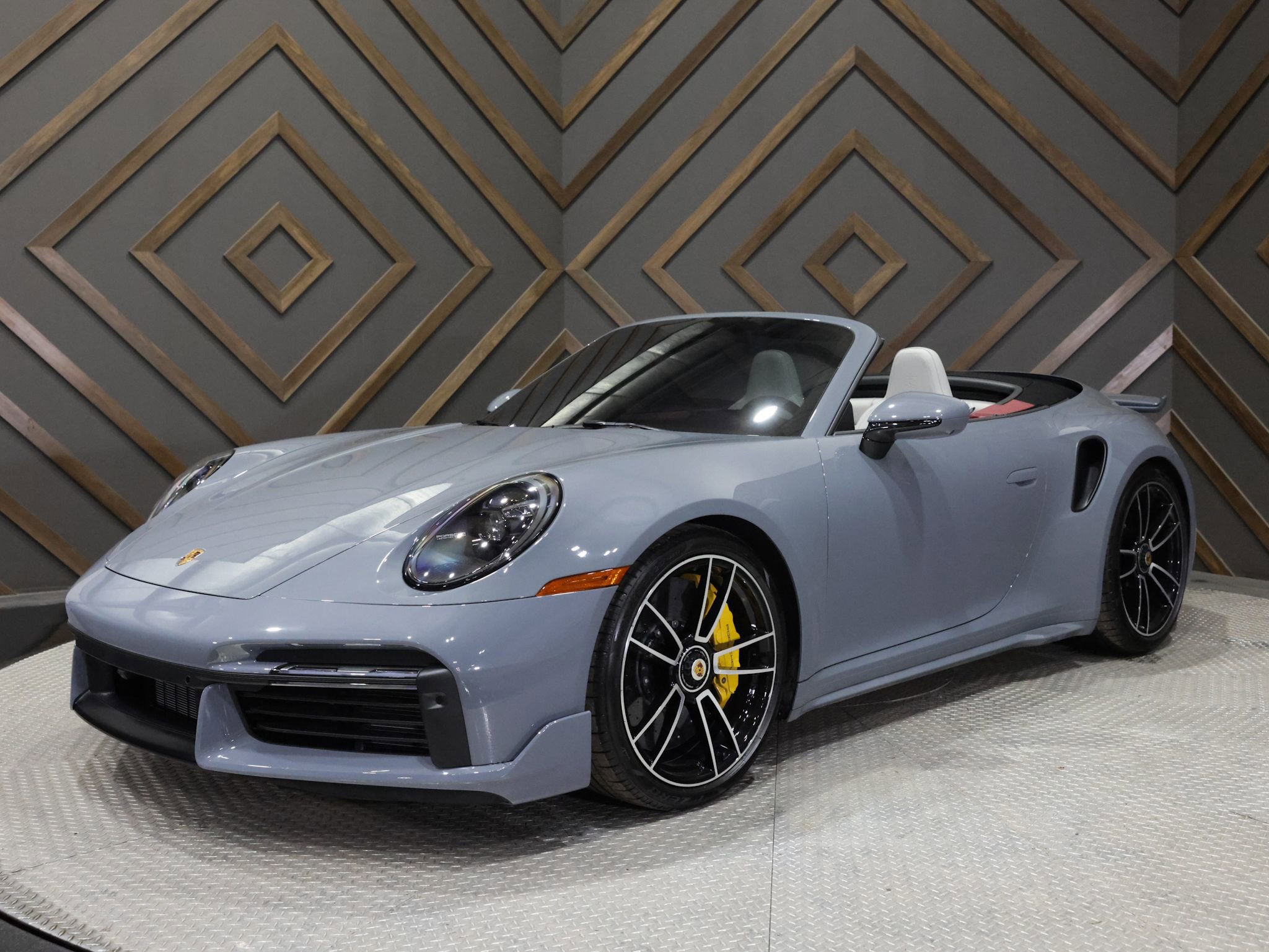 Used 2025 Porsche 911 Turbo S image 30
