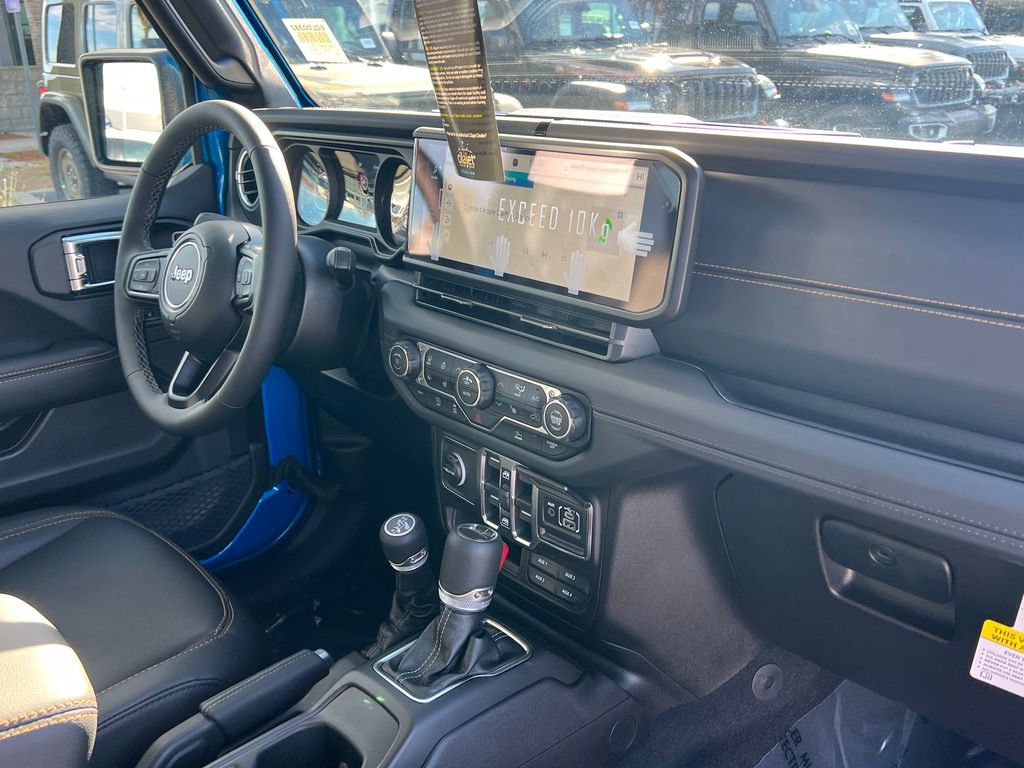 New 2026 Jeep Gladiator Sport AWD/4WD image 9