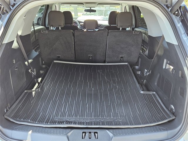 Used 2023 Ford Explorer XLT image 11