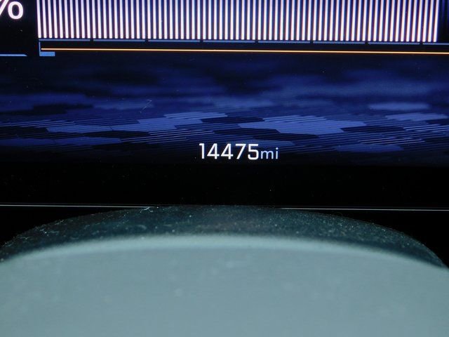 Used 2025 Chevrolet Equinox EV LT image 2