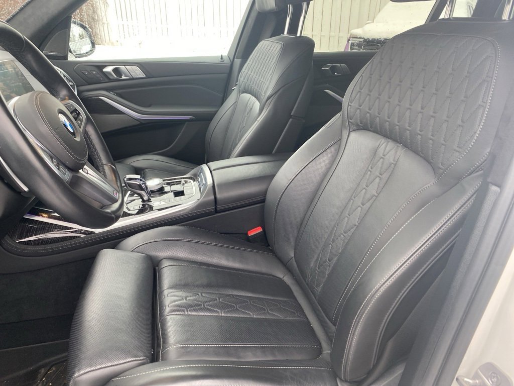 Used 2022 BMW X7 M50i w/ Dynamic Handling Package image 2