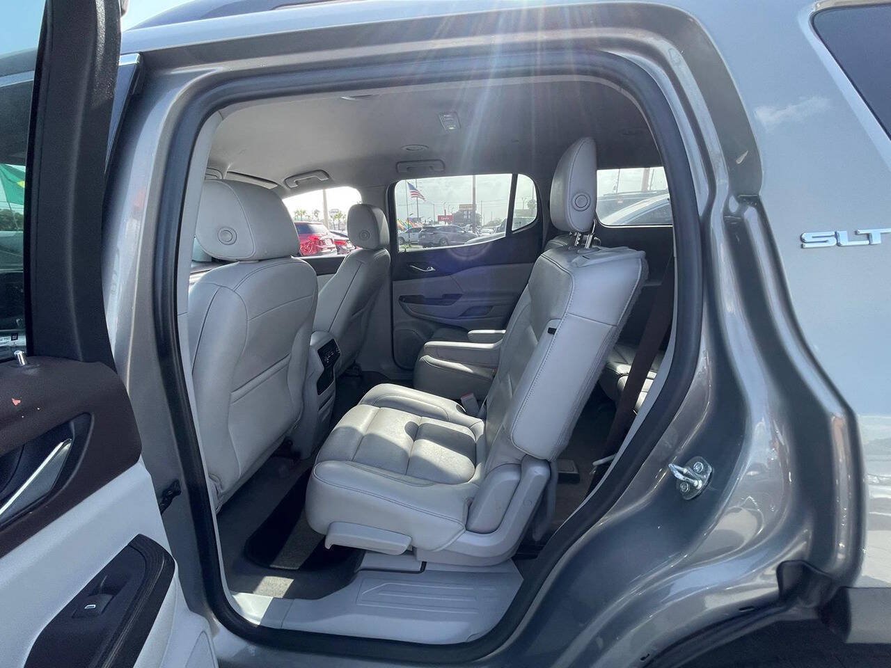 Used 2019 GMC Acadia SLT FWD image 11