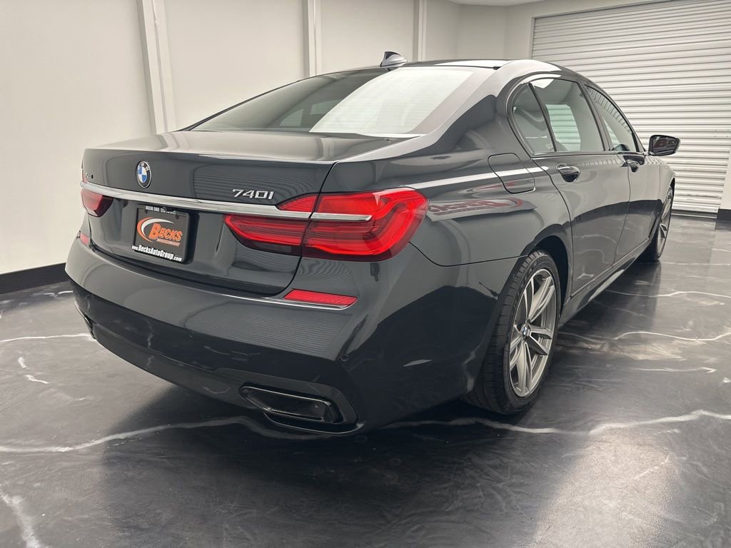 Used 2019 BMW 740i xDrive w/ M Sport Package image 3