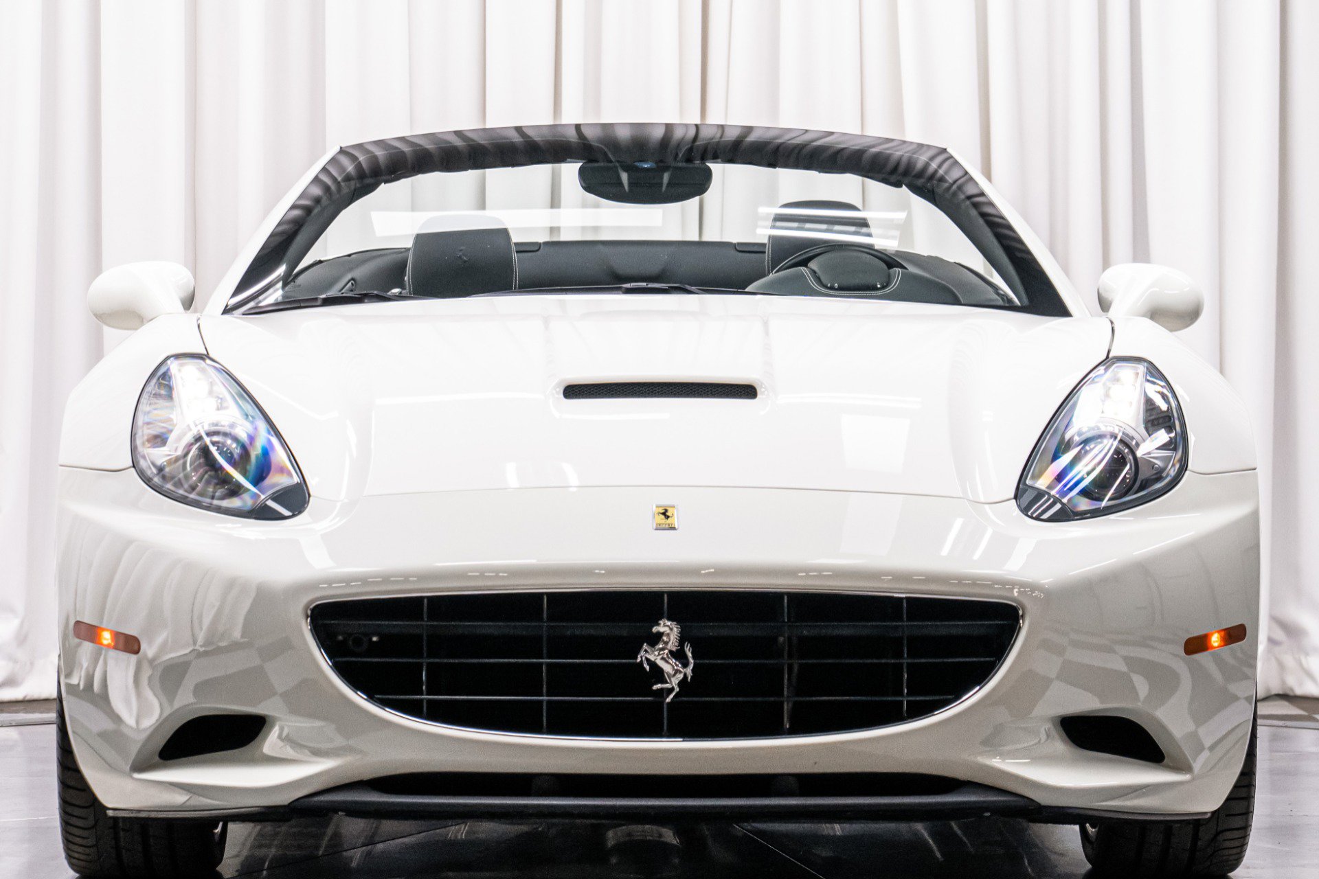Used 2014 Ferrari California image 4