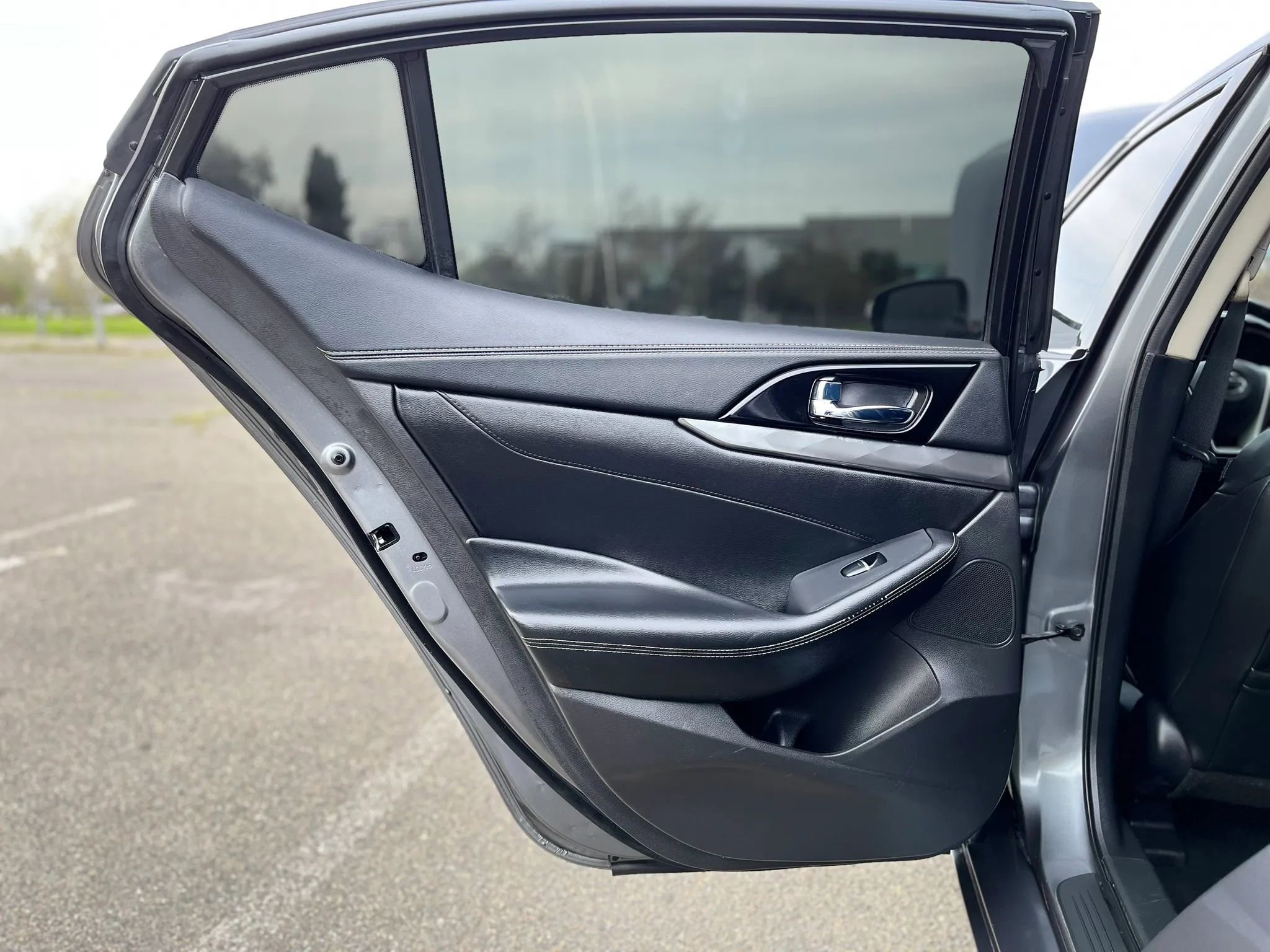 Used 2020 Nissan Maxima 3.5 SL w/ Floor Mat Group FWD image 11