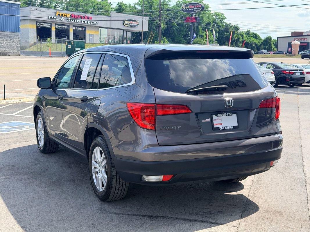 Used 2016 Honda Pilot LX image 4