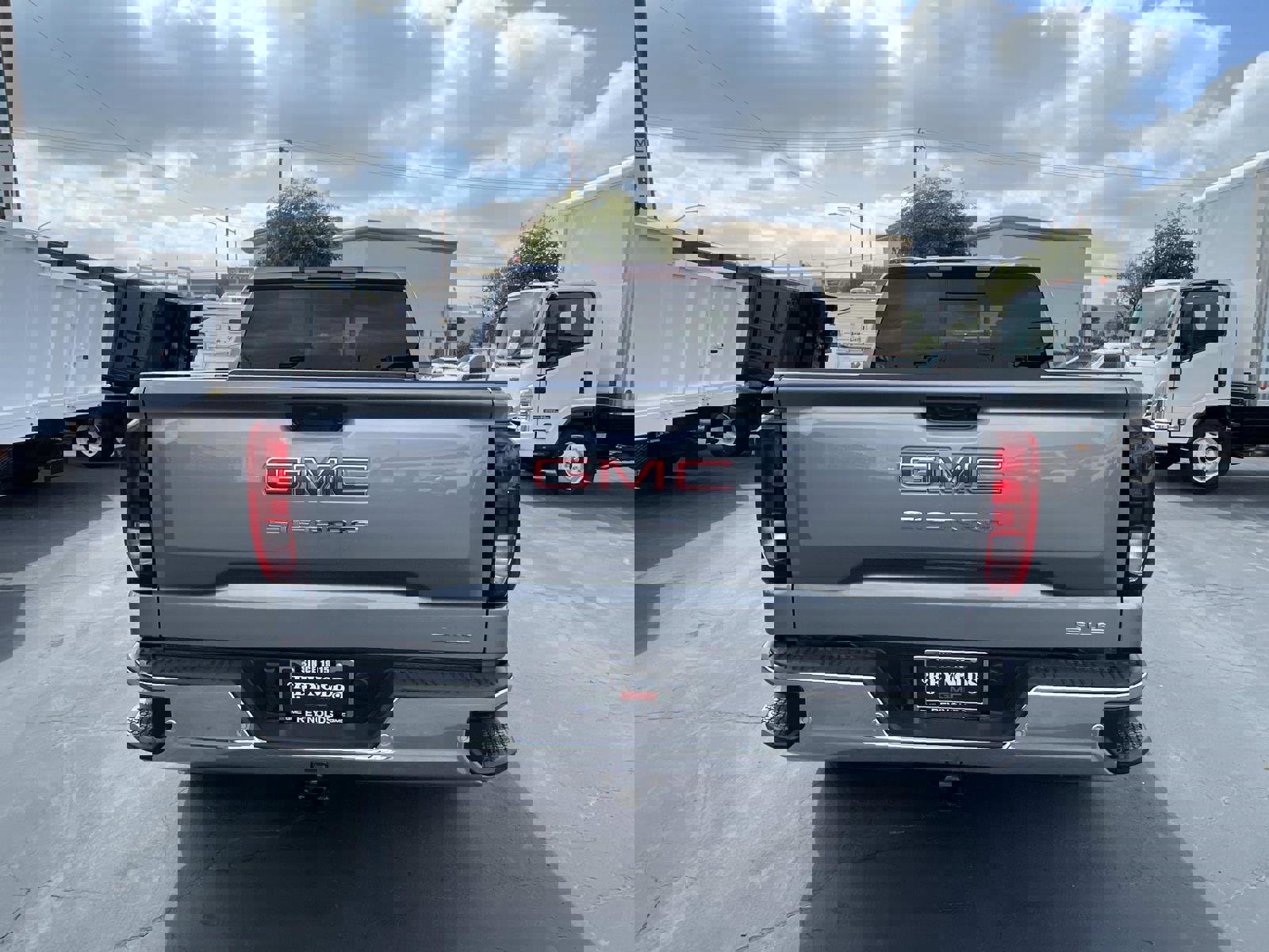 New 2026 GMC Sierra 1500 SLE w/ Preferred Package image 6