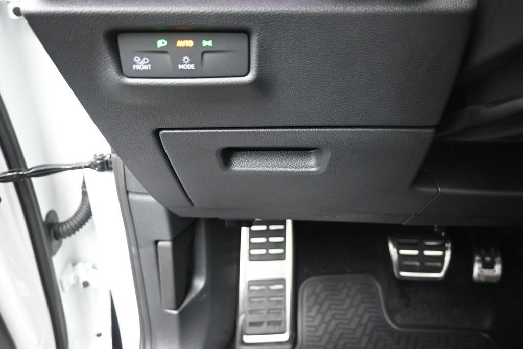 New 2026 Volkswagen Tiguan SEL R-Line AWD/4WD image 16