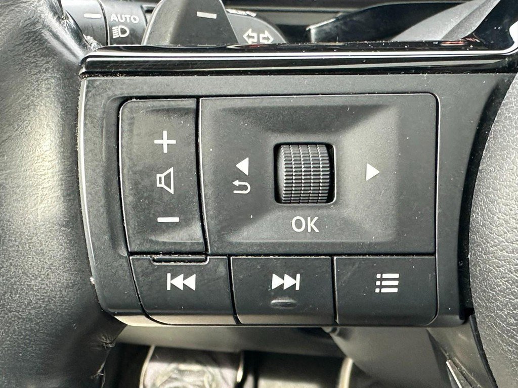 Used 2022 Nissan Pathfinder Platinum w/ Cargo Package image 23