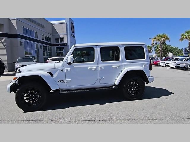 Used 2023 Jeep Wrangler Unlimited Sahara AWD/4WD image 17