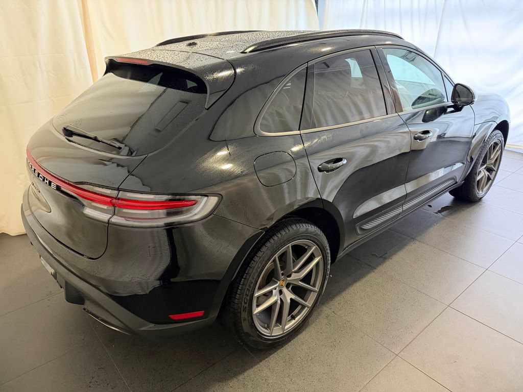 Certified 2026 Porsche Macan AWD/4WD image 9