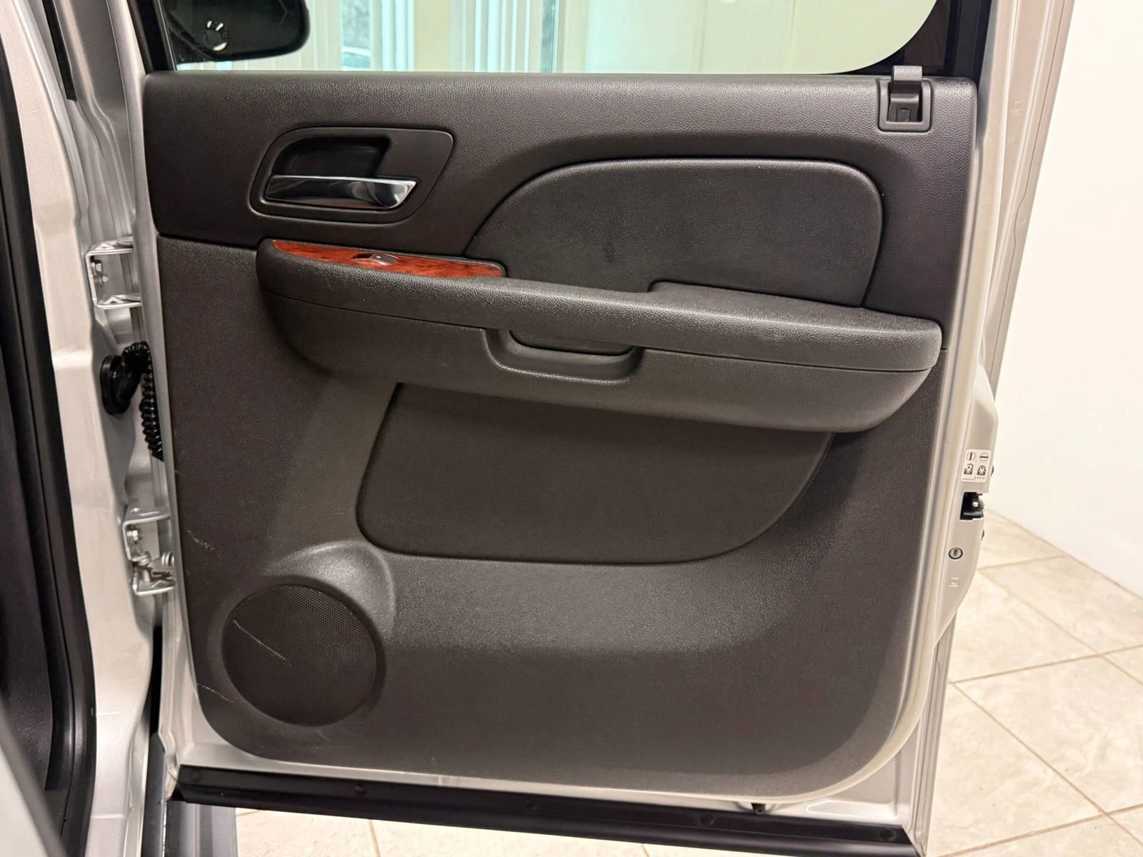 Used 2012 Chevrolet Avalanche LTZ image 20