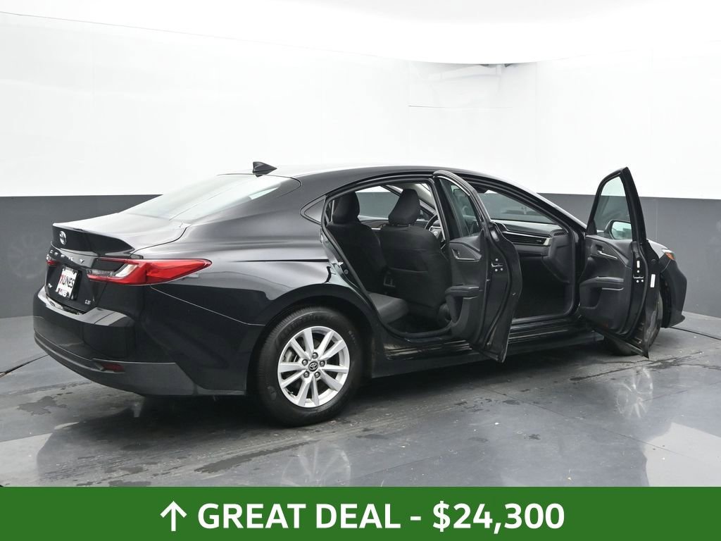 Used 2025 Toyota Camry LE image 57
