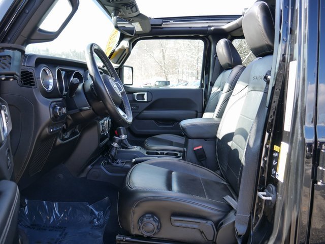 Used 2023 Jeep Wrangler Unlimited Sahara w/ Cold Weather Group image 13