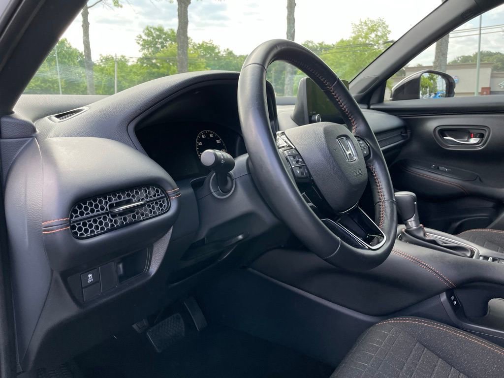 Certified 2025 Honda HR-V Sport image 26