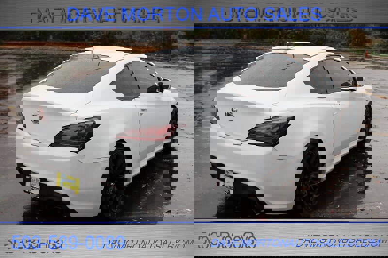 Used 2015 Hyundai Genesis 3.8 image 4