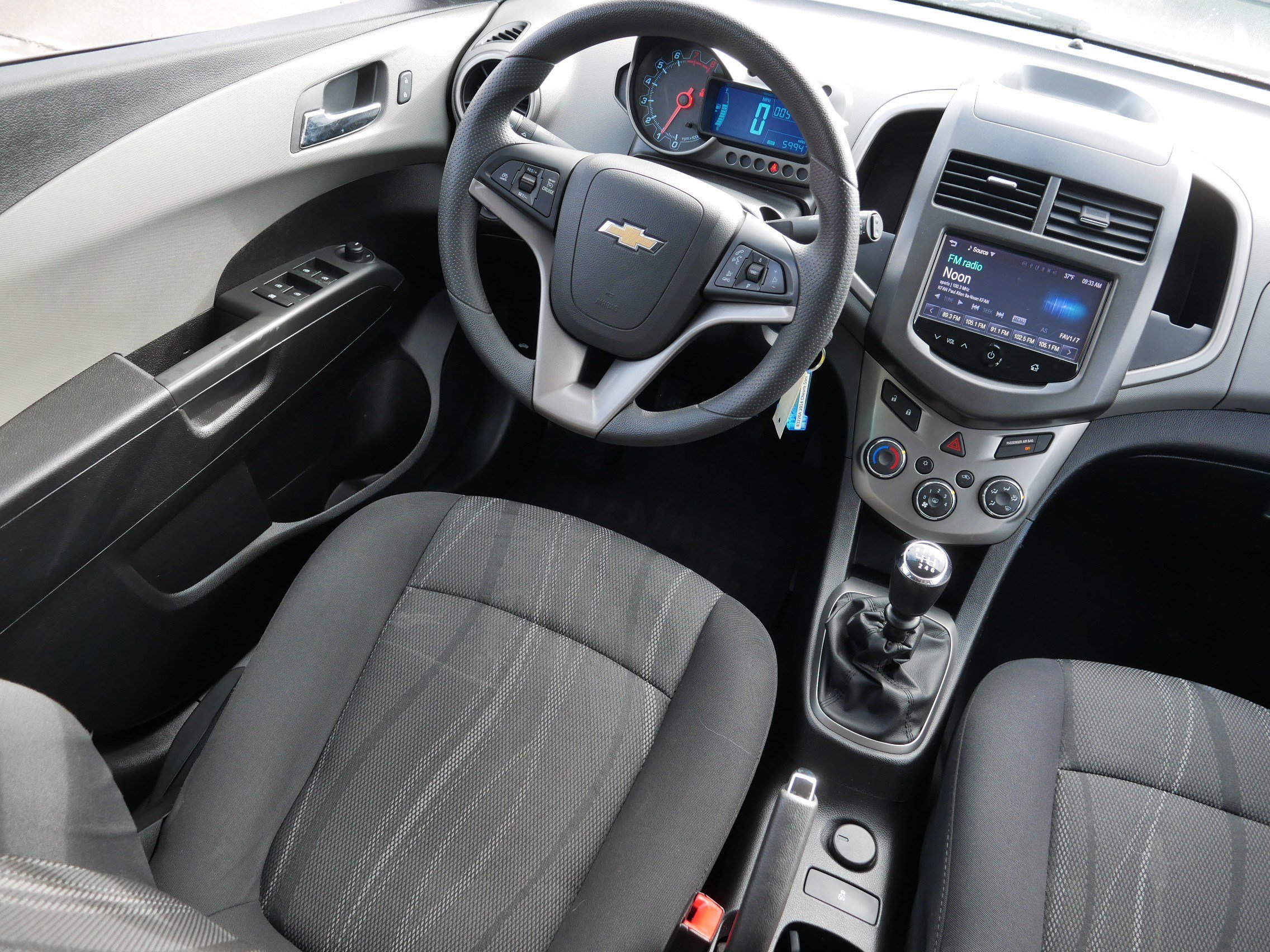 Used 2014 Chevrolet Sonic LT image 9