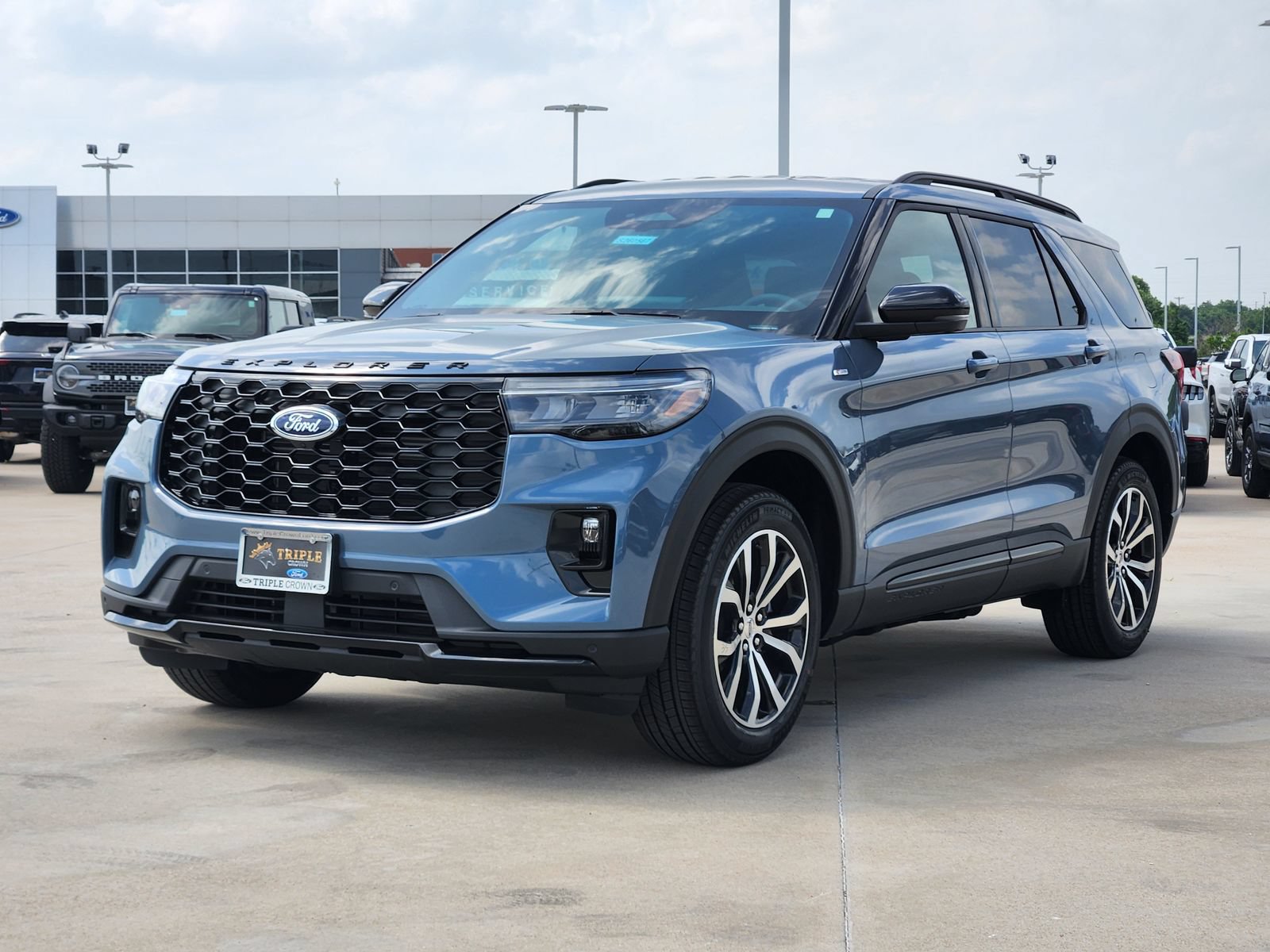 New 2026 Ford Explorer ST-Line RWD image 2