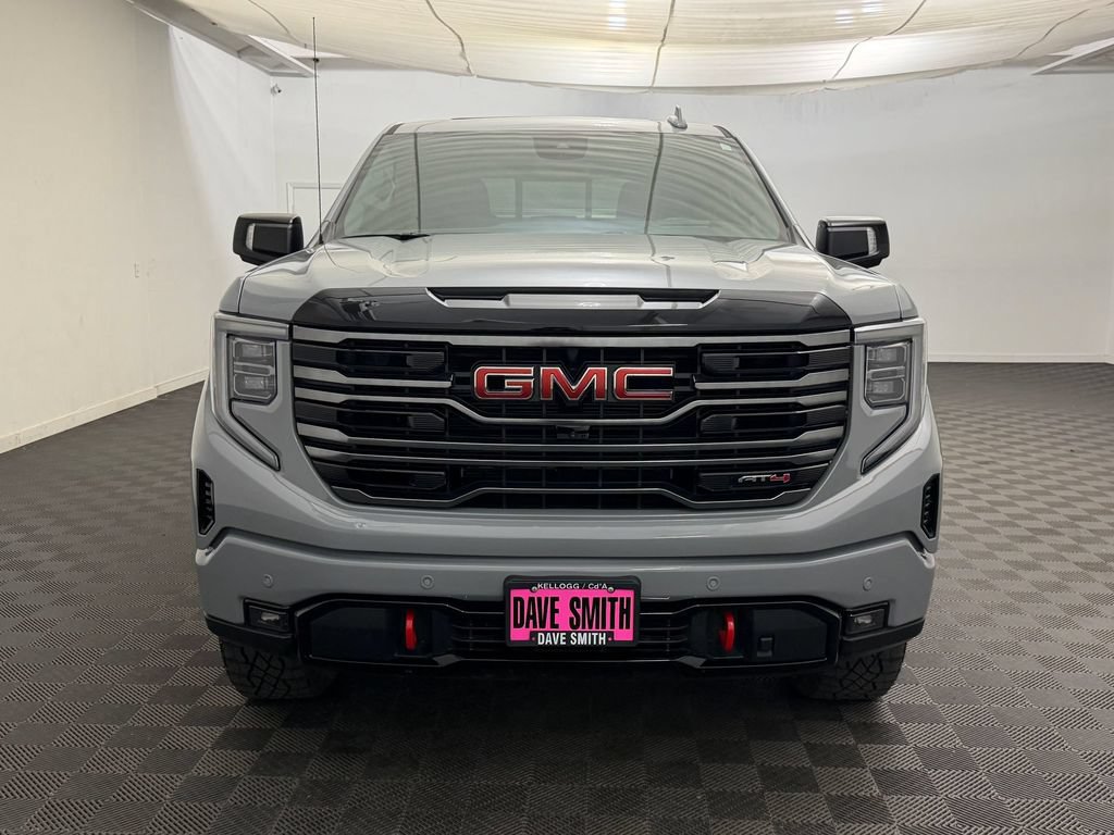 Used 2025 GMC Sierra 1500 AT4 w/ Technology Package AWD/4WD image 6