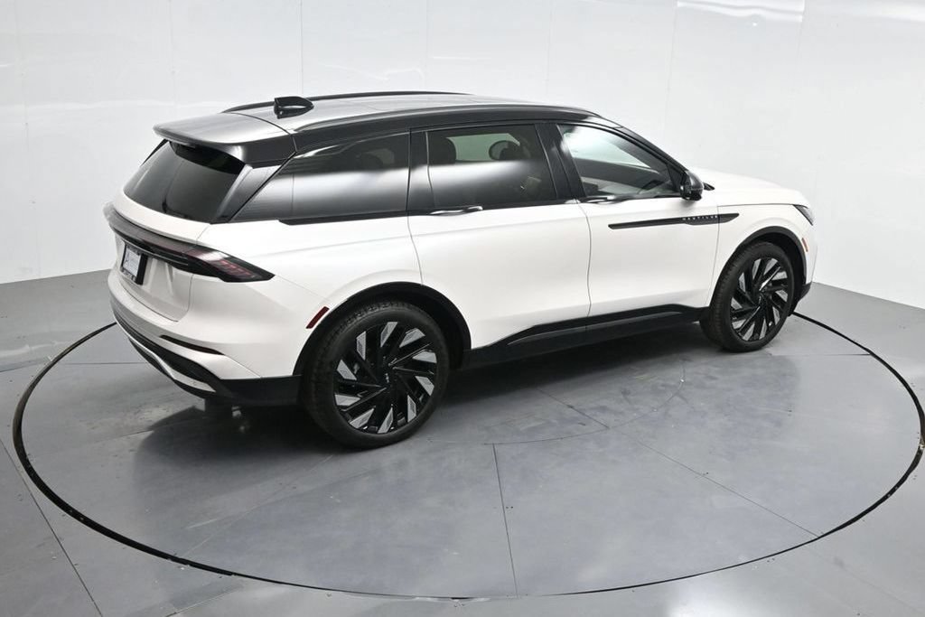 Used 2025 Lincoln Nautilus Reserve w/ Jet Appearance Package AWD/4WD image 52