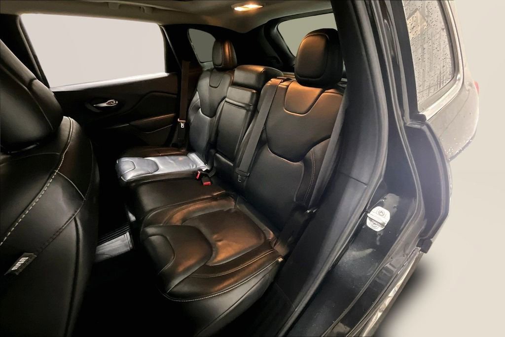 Used 2015 Jeep Cherokee Limited image 22