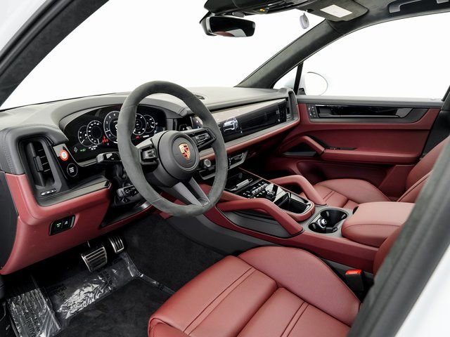 New 2026 Porsche Cayenne GTS image 4