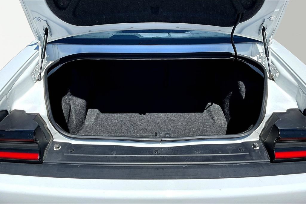 Used 2019 Dodge Challenger SXT RWD image 23