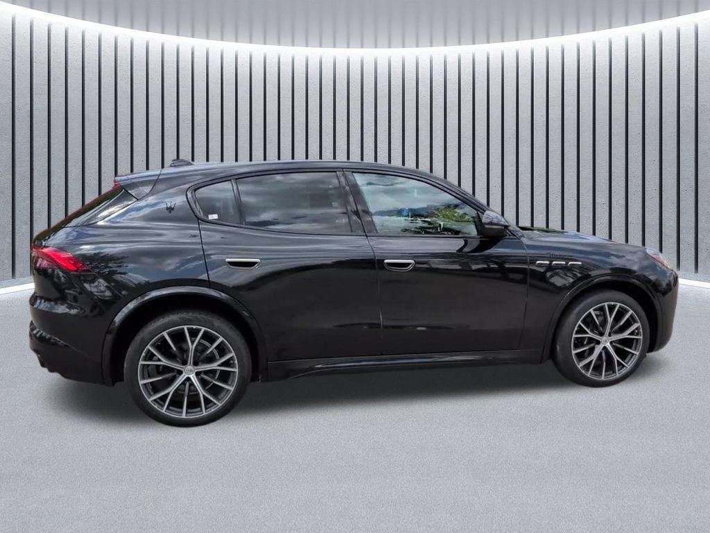 Used 2023 Maserati Grecale Modena AWD/4WD image 3