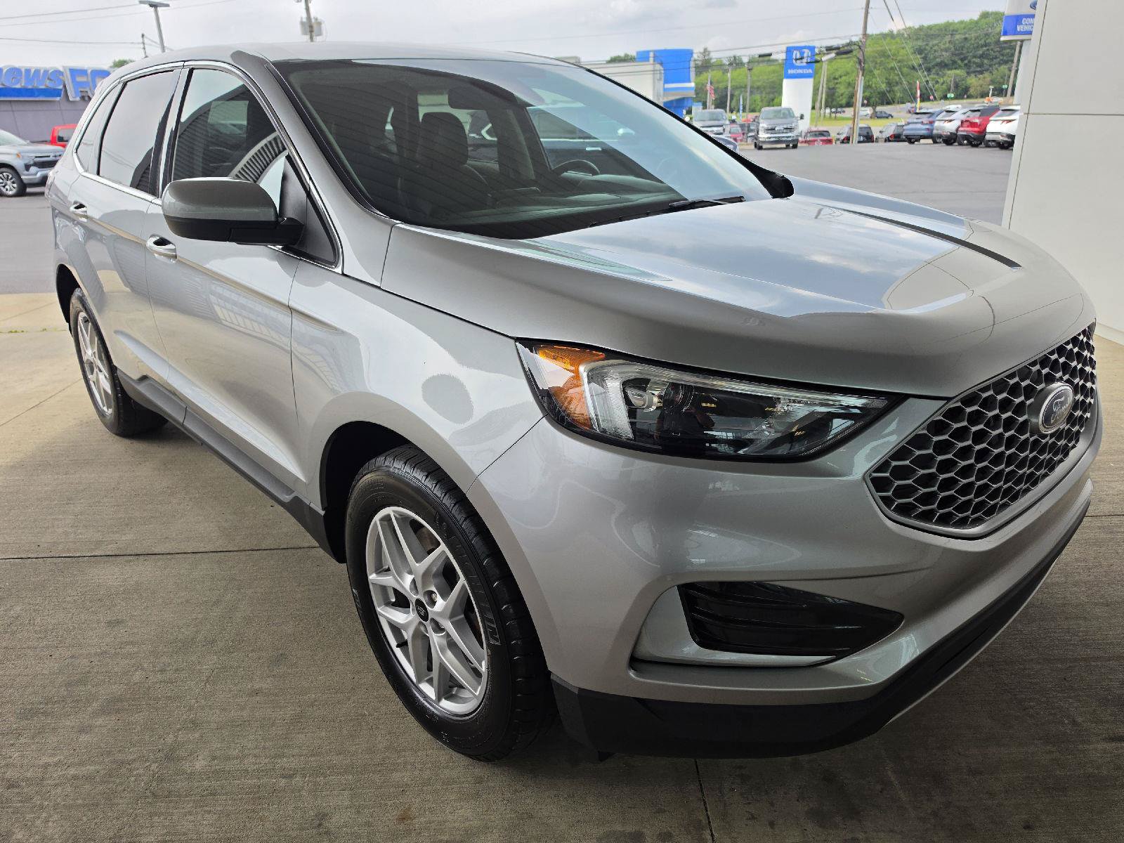 Used 2023 Ford Edge SEL AWD/4WD image 8