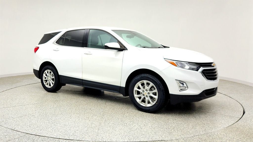 Used 2020 Chevrolet Equinox LT w/ Driver Convenience Package FWD image 3