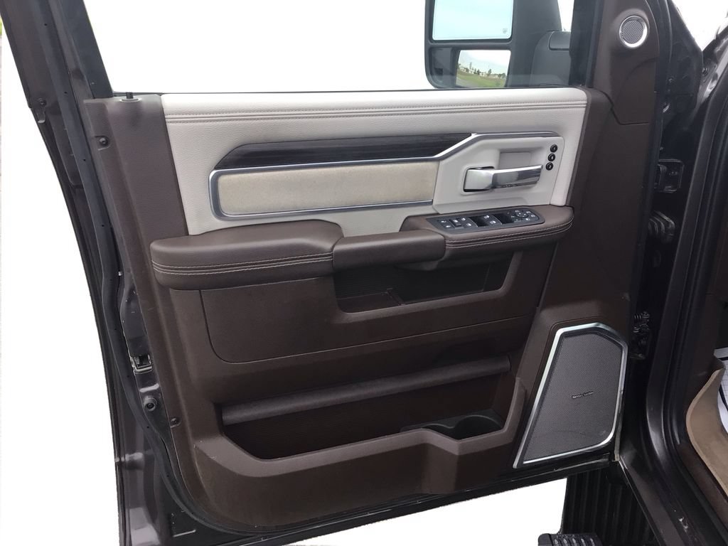 Used 2025 RAM 2500 Laramie AWD/4WD image 19