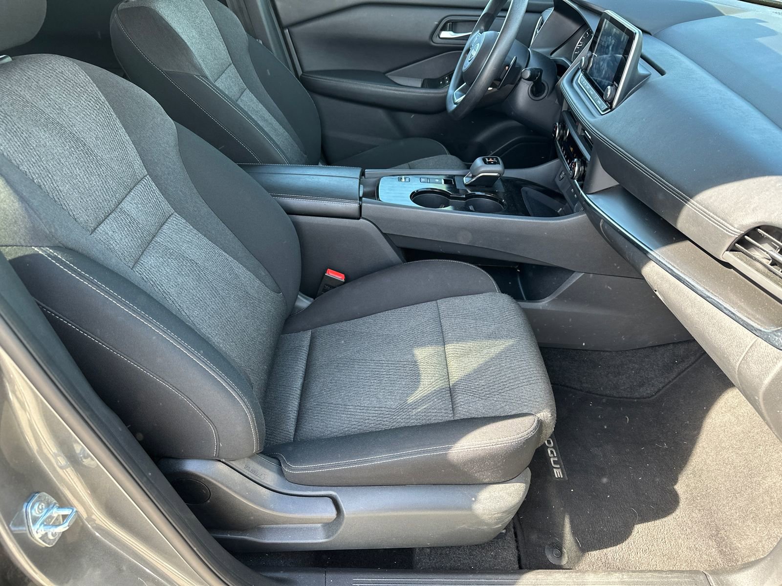 Certified 2024 Nissan Rogue SV FWD image 11