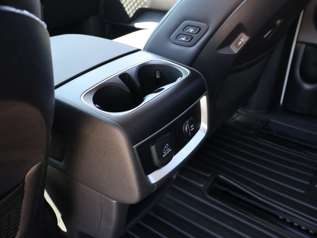 New 2027 Kia Carnival SX w/ Dark Edition Package FWD image 16