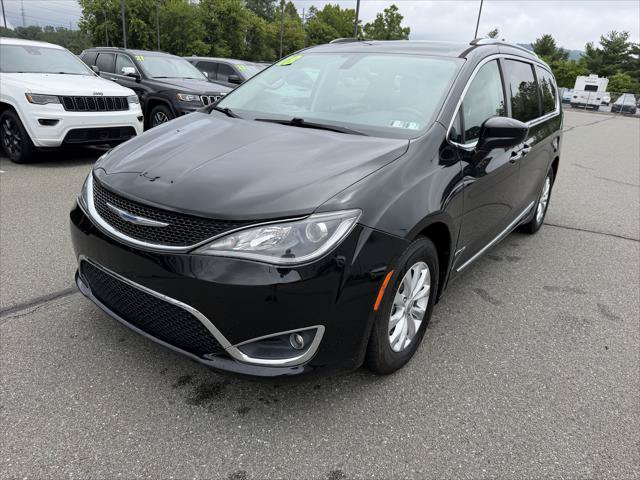 Certified 2018 Chrysler Pacifica Touring-L FWD image 1