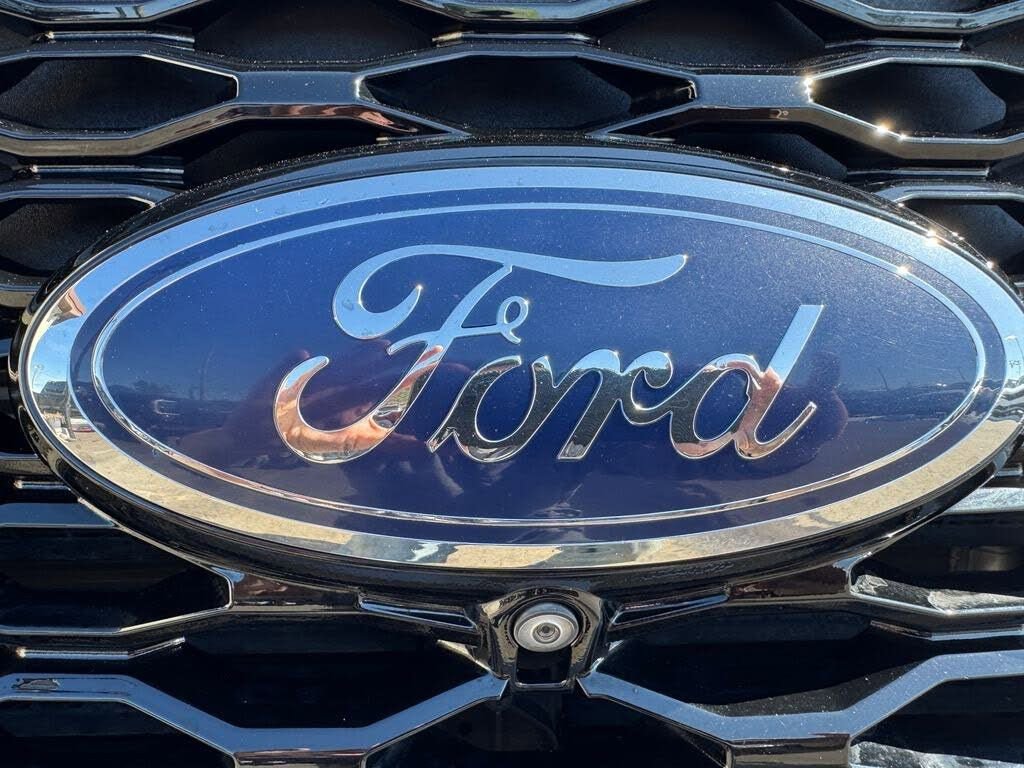 Used 2021 Ford Explorer ST w/ ST Street Pack image 11