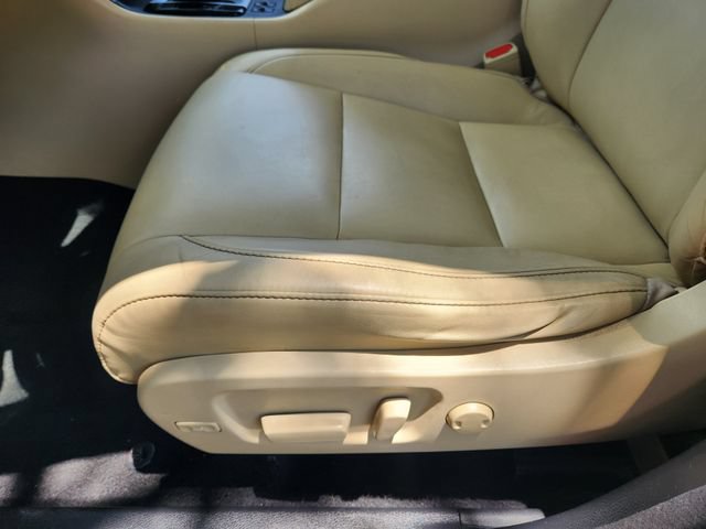 Used 2016 Toyota Highlander XLE FWD image 24