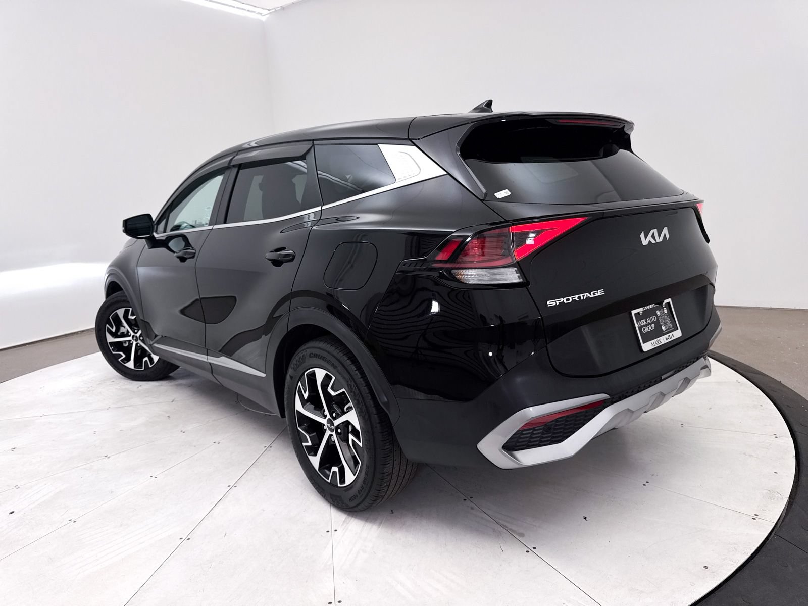 Certified 2023 Kia Sportage EX FWD image 2