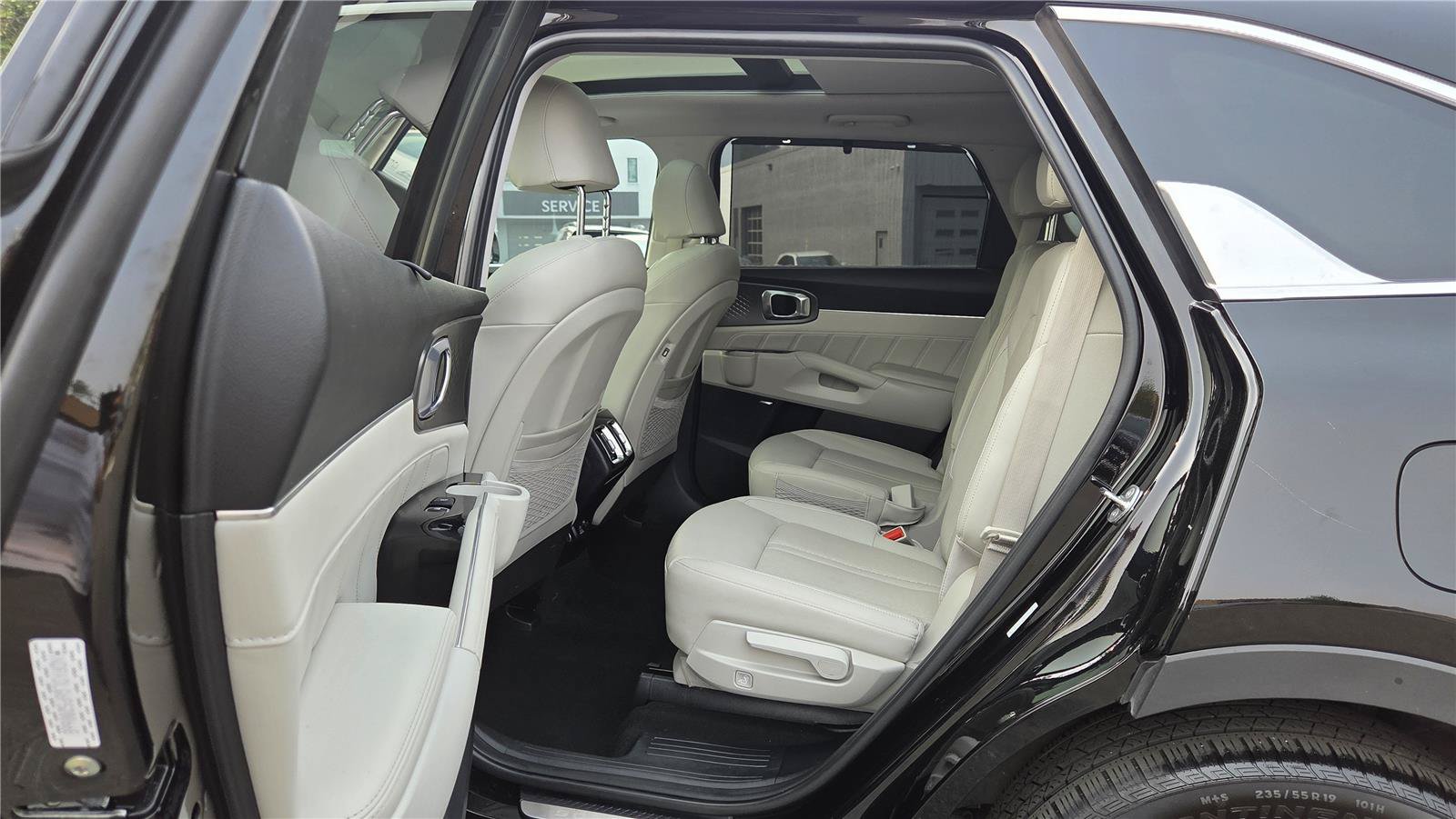 Certified 2023 Kia Sorento SX Prestige w/ Panoramic Sunroof Package AWD/4WD image 30