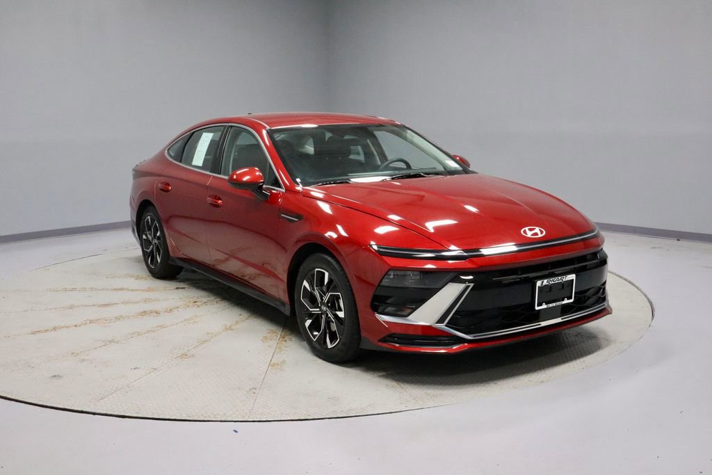 Used 2025 Hyundai Sonata SEL FWD image 1