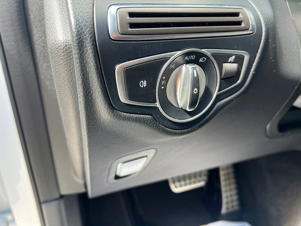 Used 2019 Mercedes-Benz GLC 300 image 33